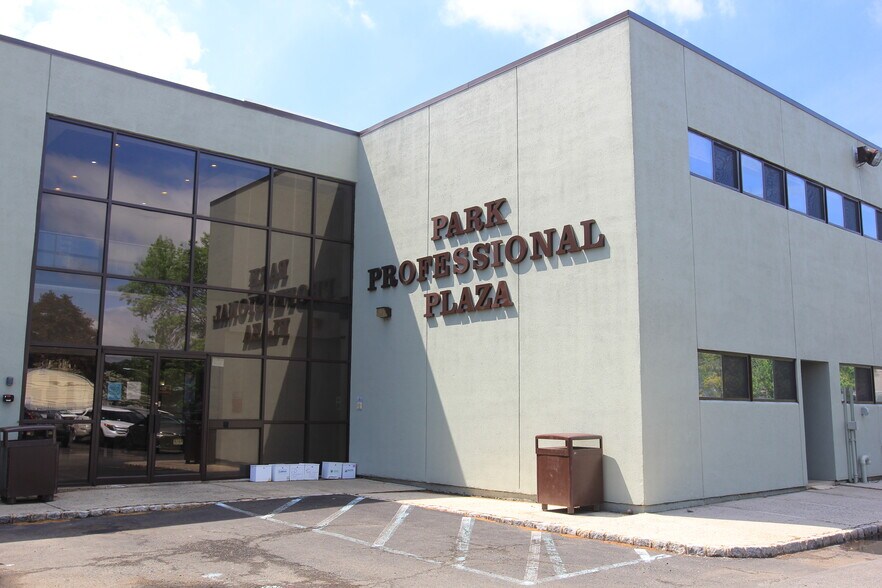 More Photos Of 2509 Park Ave, South Plainfield Office For Lease