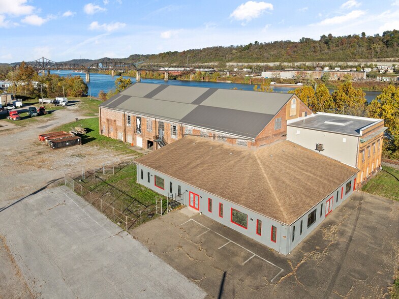 More Photos Of 2200 Union St, Bellaire Industrial For Sale