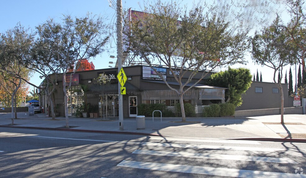 More Photos Of 8730 Santa Monica Blvd, West Hollywood Restaurant For Lease