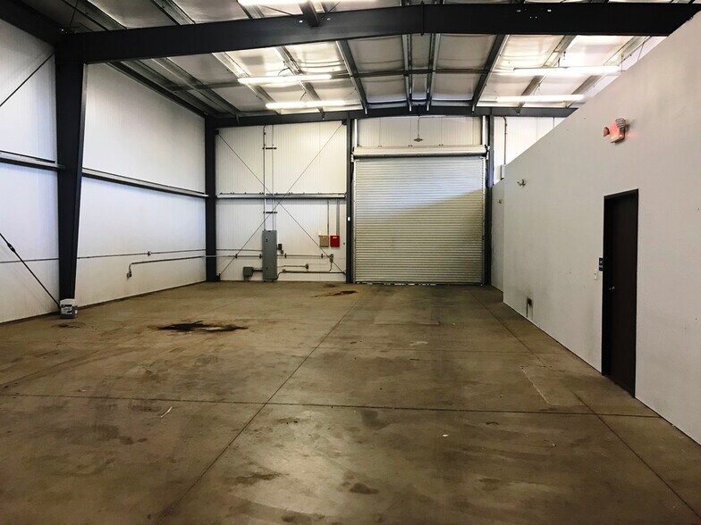 More Photos Of 10653 G Ave, Hesperia Service For Lease