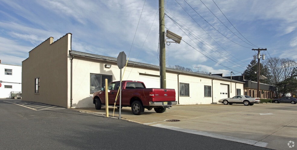 More Photos Of 401-403 Cleveland Ave, Highland Park Warehouse For Lease