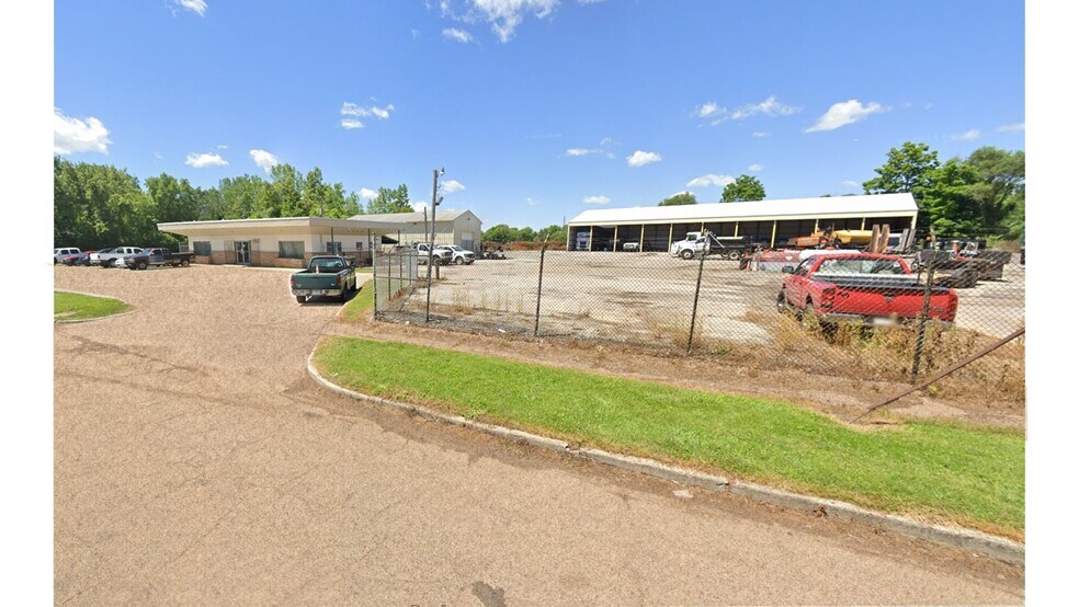 More Photos Of 2810 Columbia Ave, Indianapolis Manufacturing For Sale