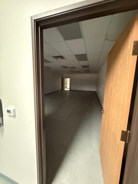 More Photos Of 7200 Nineteen Mile Rd, Sterling Heights Flex For Lease