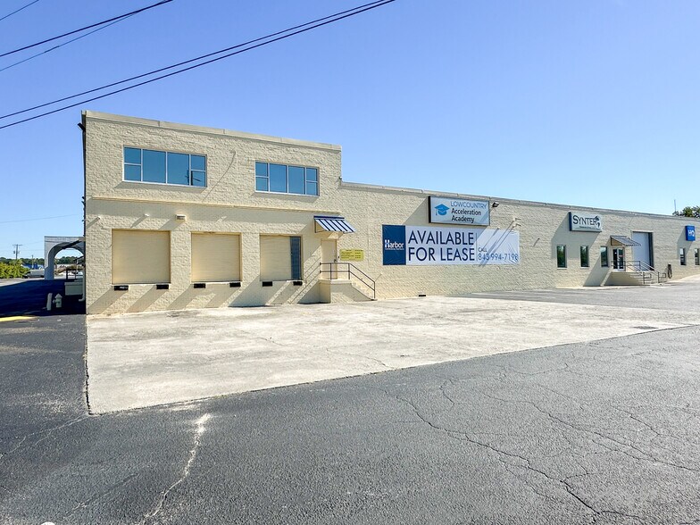 More Photos Of 5935 Rivers Ave, North Charleston Showroom For Lease