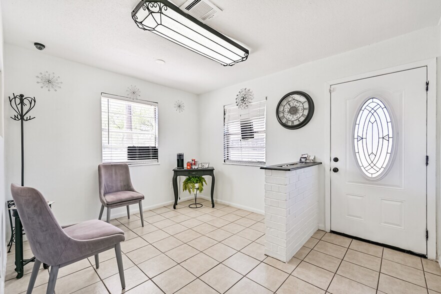 More Photos Of 5001 Luella Ave, Deer Park Office For Sale