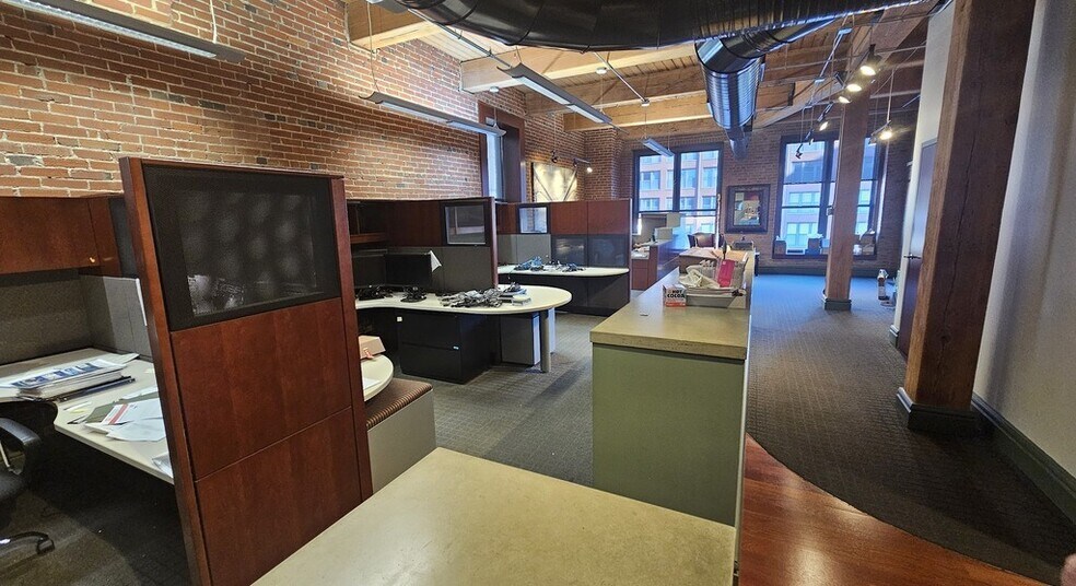 More Photos Of 1113-1115 Locust St, Saint Louis Office For Sale