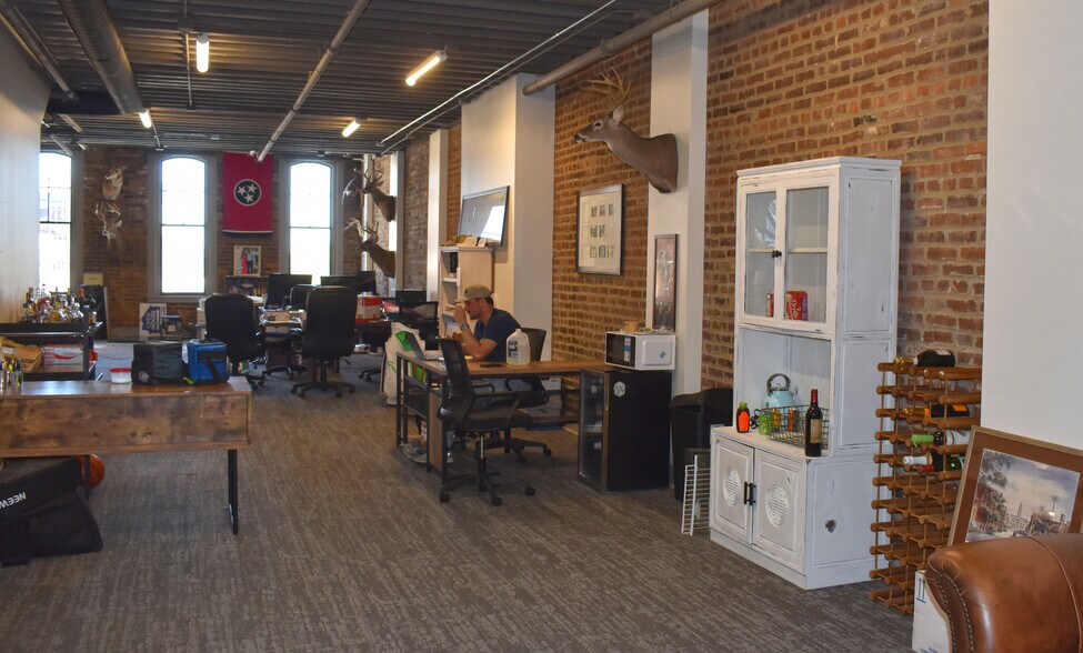 More Photos Of 112 W 7th St, Columbia Office For Lease