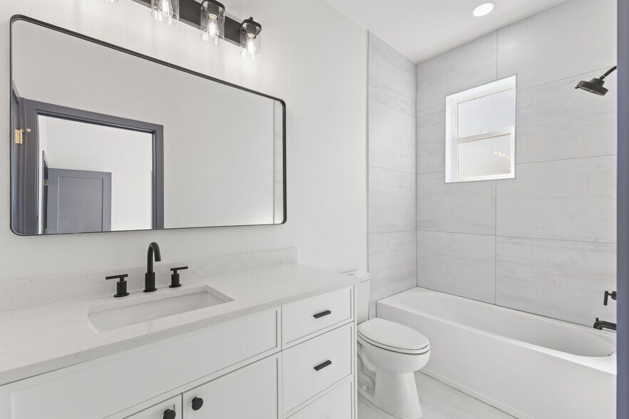 More Photos Of 2525 13th Ave N, Saint Petersburg Multifamily For Sale