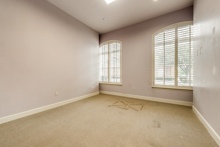 More Photos Of 7700 San Jacinto Pl, Plano Medical For Lease