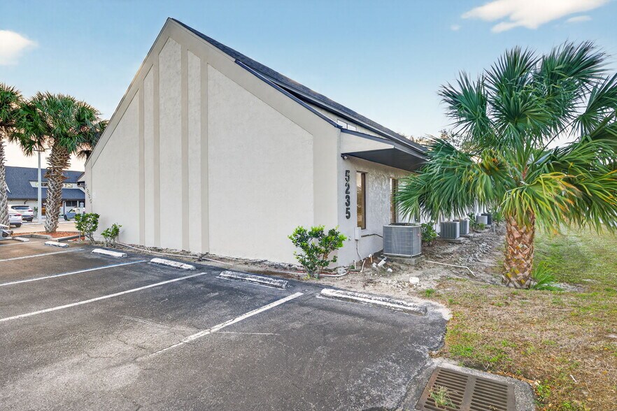 More Photos Of 5235 Ramsey Way, Fort Myers Office For Sale