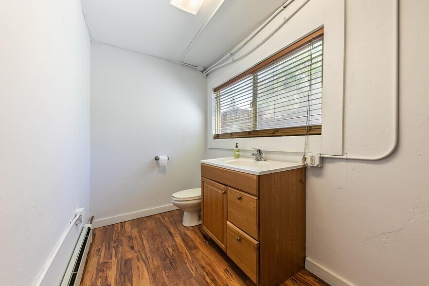 More Photos Of 8393 N Lake Blvd, Kings Beach Showroom For Sale