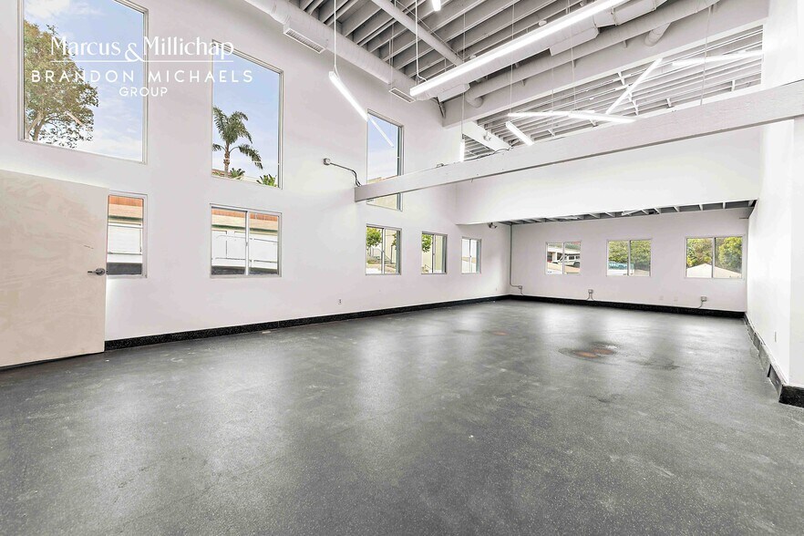 More Photos Of 28955 Pacific Coast Hwy, Malibu Storefront Retail Office For Sale