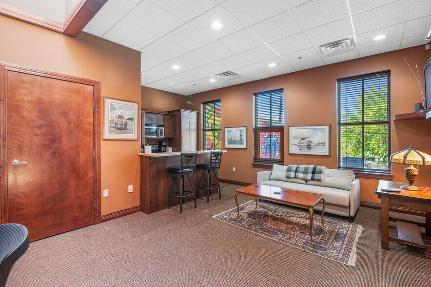 More Photos Of 111 N Broadway St, Green Bay Office Residential For Sale