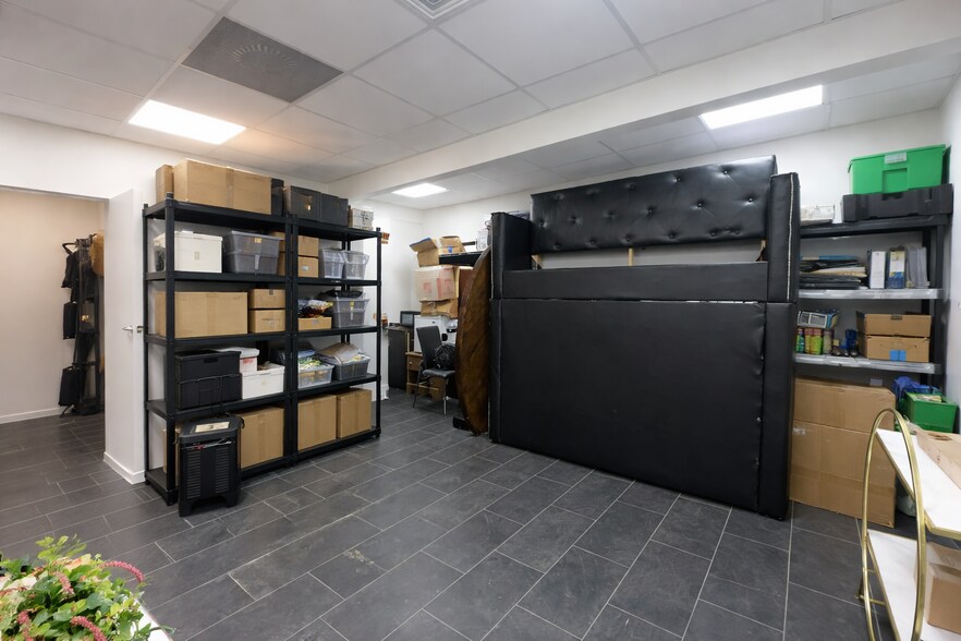 More Photos Of 13038 Research Blvd, Austin Freestanding For Lease