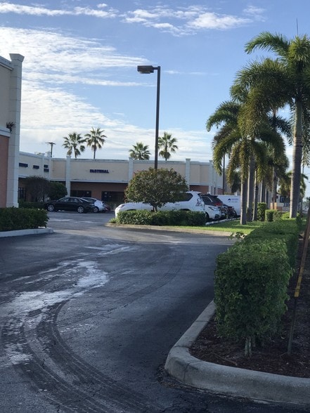 More Photos Of 3300 S Congress Ave, Boynton Beach Showroom For Lease