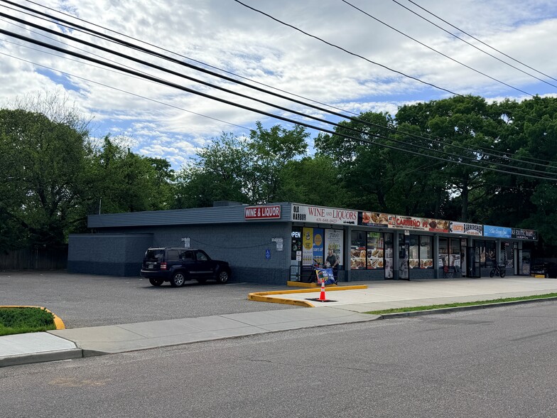 Primary Photo Of 1225-1235 Grundy Ave, Holbrook Storefront For Sale