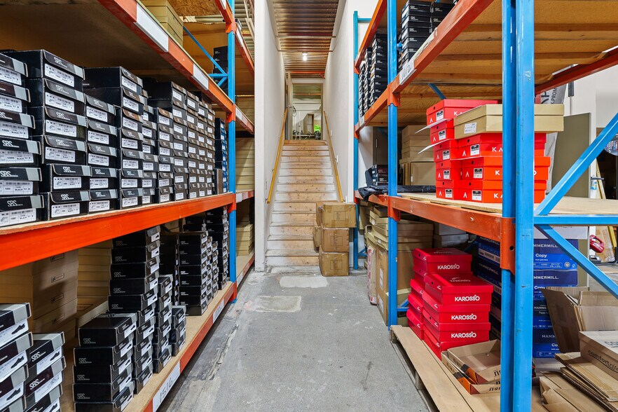 More Photos Of 1828 Park Ave, New Holstein Light Distribution For Sale