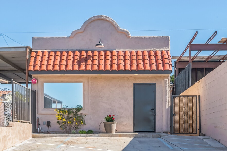 More Photos Of 741 Grand Ave, Spring Valley Contractor Storage Yard For Sale