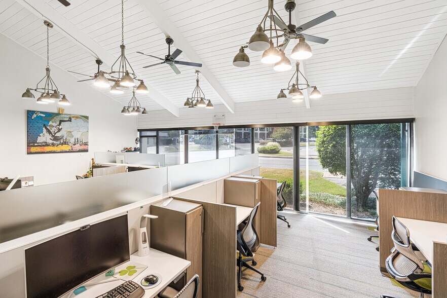 More Photos Of 5570 Murray Ave, Memphis Office For Sale