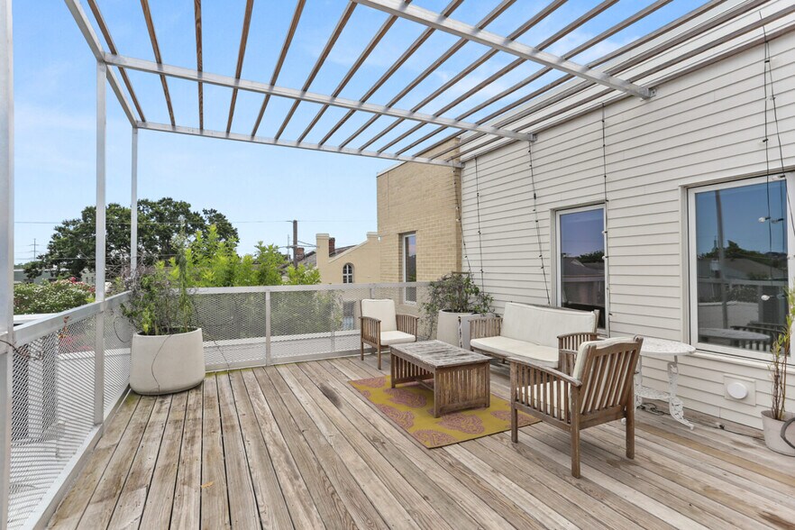 More Photos Of 1476 Magazine St, New Orleans Hotel For Sale