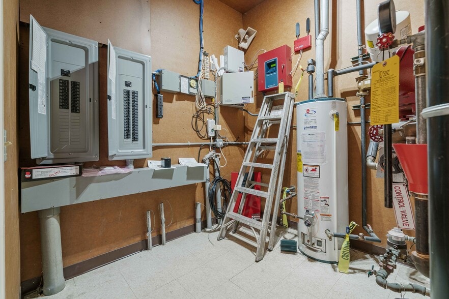 More Photos Of 86 Coraopolis Rd, Coraopolis Medical For Sale