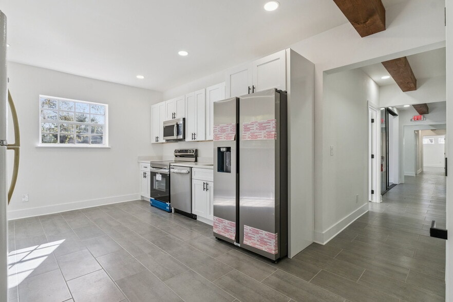 More Photos Of 557 W Plant St, Winter Garden Office For Sale