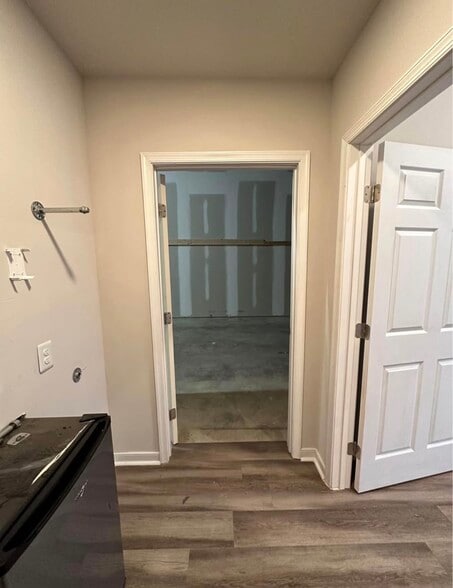 More Photos Of 8169 Pine Ridge Rd, Mechanicsville Flex For Lease