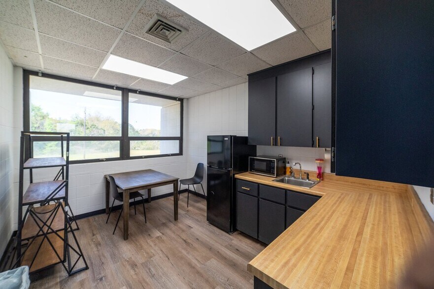 More Photos Of 926 Ross Clark Cir, Dothan Office For Lease