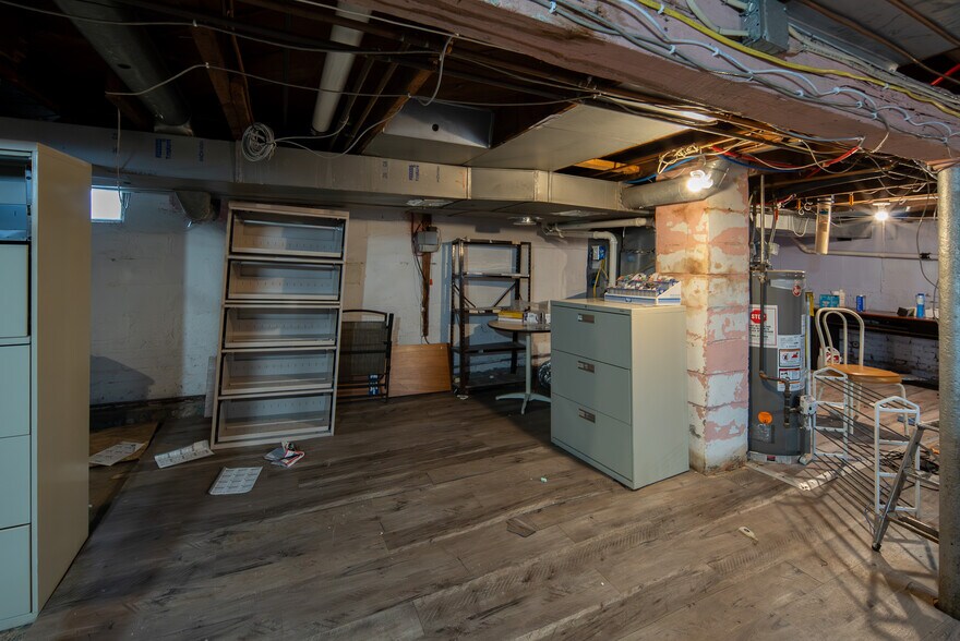 More Photos Of 1221 Altamont Ave, Schenectady Office For Sale