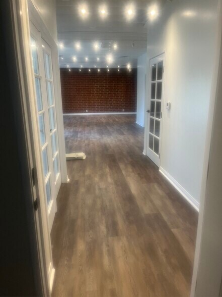 More Photos Of 4110 Cahuenga Blvd, Toluca Lake Office Residential For Lease