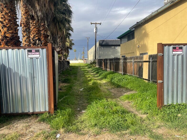 More Photos Of 1708 Hendricks ln, Bakersfield Land For Sale