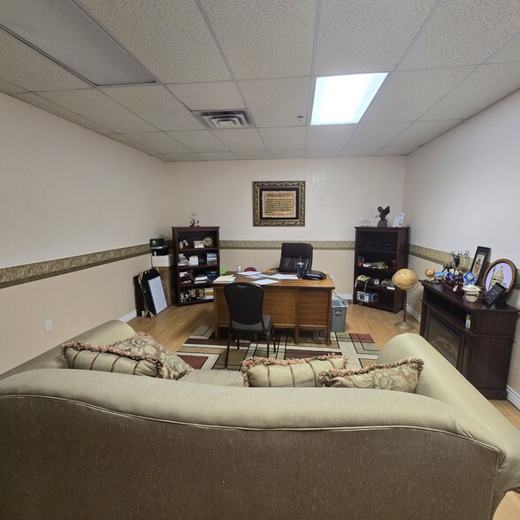 More Photos Of 3950 S Redwood Rd, Salt Lake City Freestanding For Sale