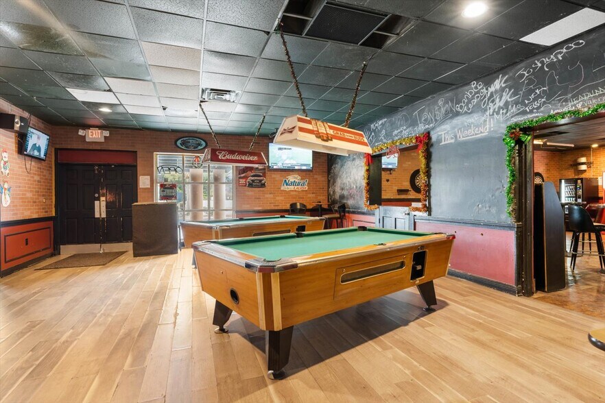More Photos Of 510 Lane Ave S, Jacksonville Hotel For Sale