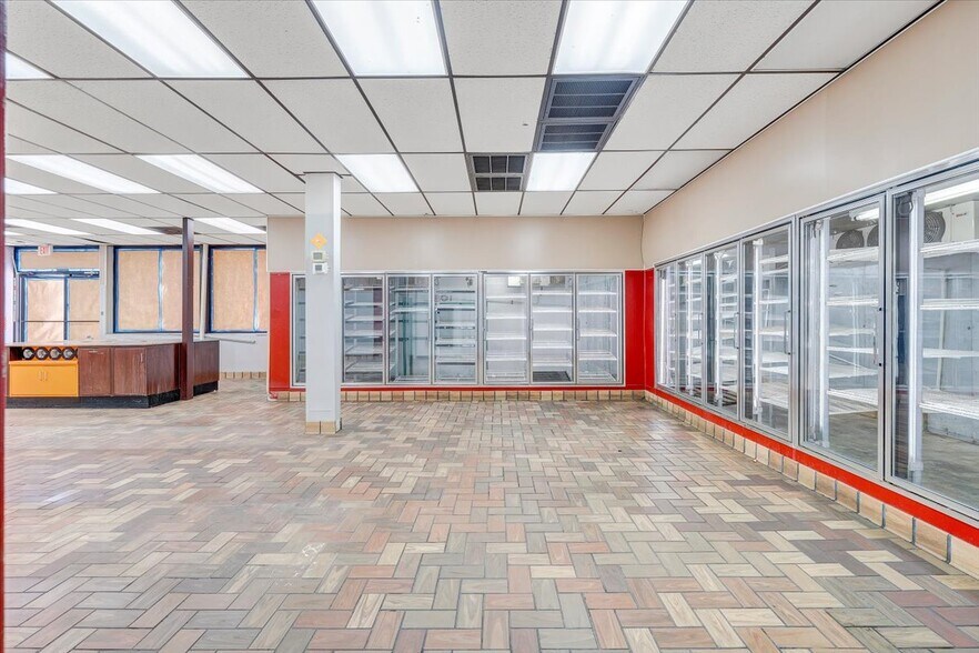 More Photos Of 1000 Electric Rd, Salem Convenience Store For Sale
