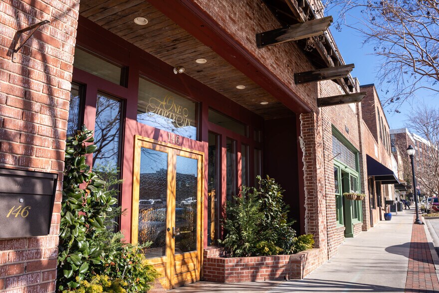 More Photos Of 146 Maxwell Ave, Greenwood Restaurant For Lease