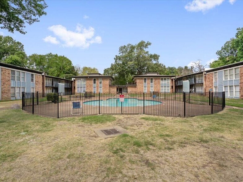 More Photos Of , Memphis Multifamily For Sale