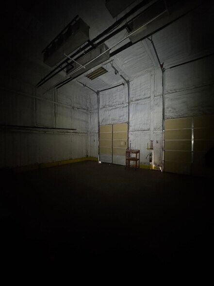 More Photos Of 8716 SE 15th St, Oklahoma City Distribution For Sale