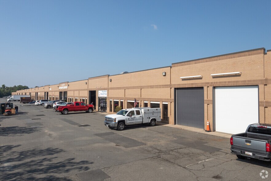 More Photos Of 4100 Westfax Dr, Chantilly Unknown For Lease