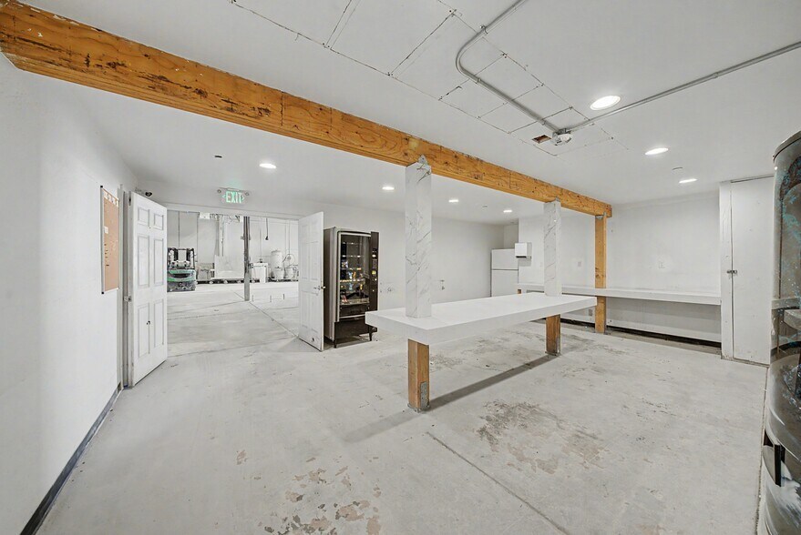 More Photos Of 320 Coney Island Dr, Sparks Warehouse For Sale