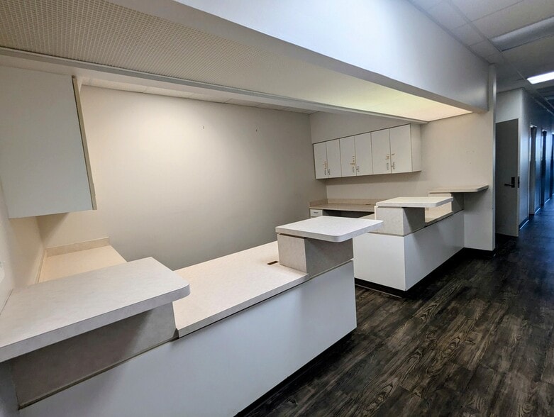 More Photos Of 3600 William D Tate Ave, Grapevine Medical For Lease