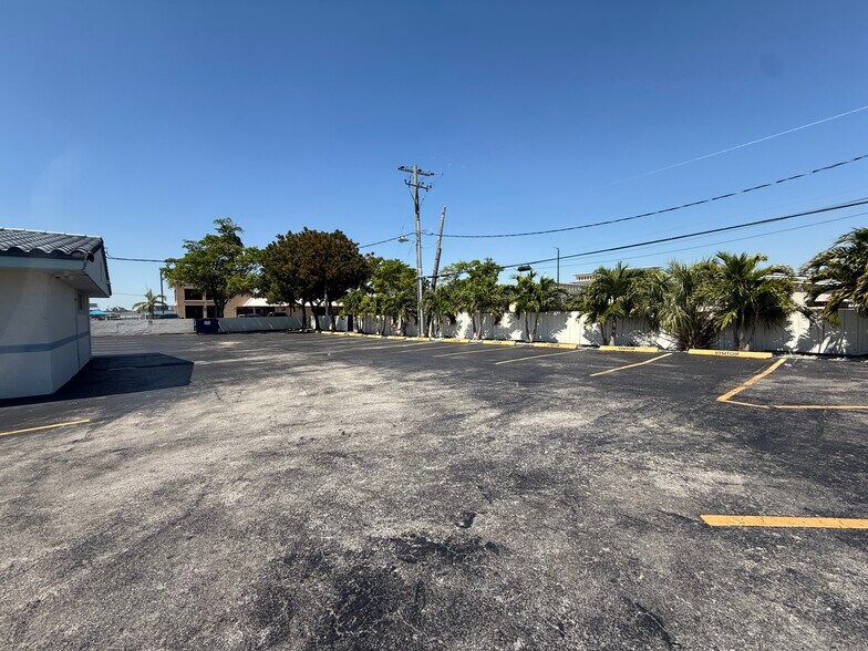 More Photos Of 9611 SW 40th St, Miami Medical For Sale