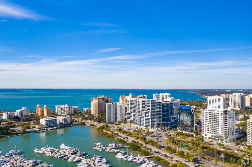More Photos Of 2 N Tamiami Trl, Sarasota Office For Lease