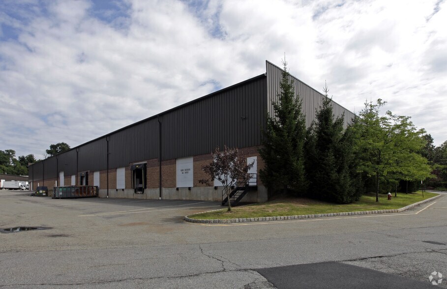 More Photos Of 111 Canfield Ave, Randolph Flex For Lease