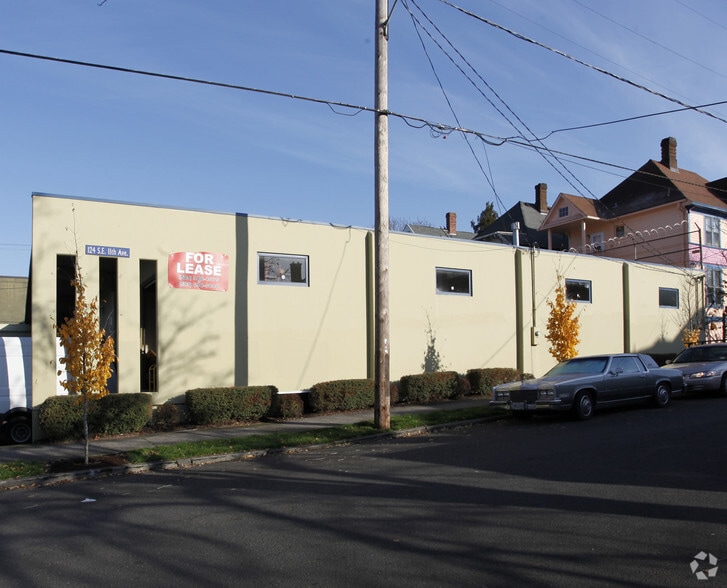More Photos Of 124 SE 11th Ave, Portland Warehouse For Lease