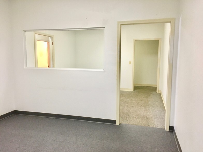 More Photos Of 311 S Union Ave, Springfield Manufacturing For Lease