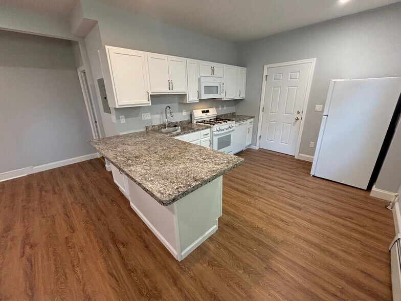 More Photos Of 1615 E Main St, Waterbury Apartments For Sale