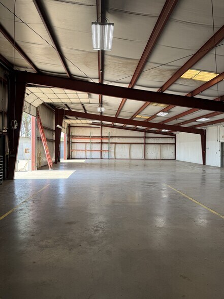 More Photos Of 712 S Milam St, Amarillo Warehouse For Lease