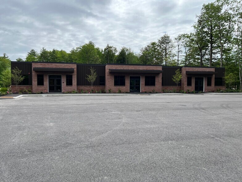 More Photos Of 42 Industrial Park Rd, Saco Office For Lease