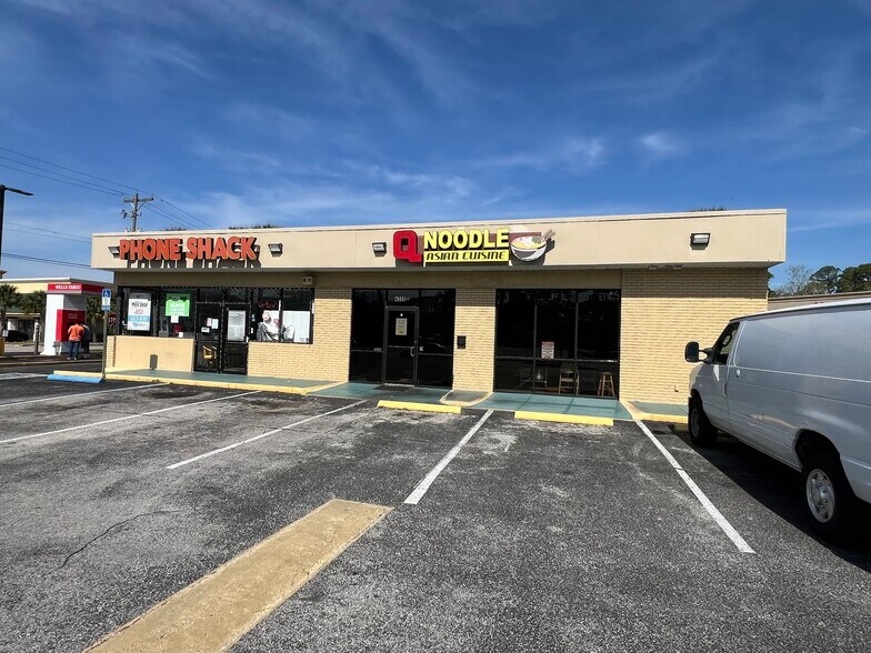 More Photos Of 5745-5759 Beney Rd, Jacksonville Unknown For Lease