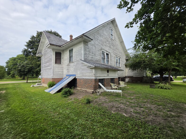 More Photos Of 103 Pearl St, Thornburg Specialty For Sale